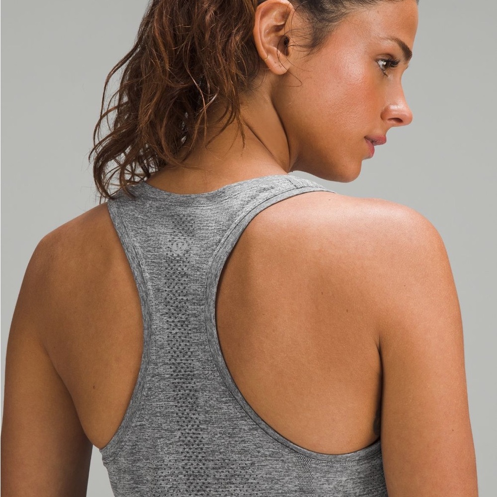 Lululemon Run Swiftly Hip Length Shirt, Size 8 - image 6